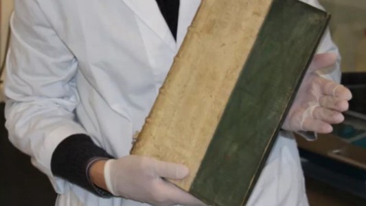 Descubrieron una biblioteca con libros envenenados en Dinamarca