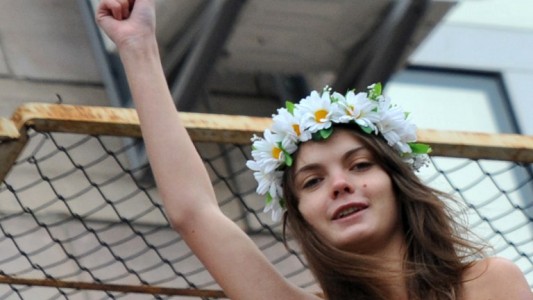 Una cofundadora del grupo feminista Femen se quitó la vida en París