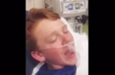 #VideoViral : los delirios de un joven tras salir de la anestesia