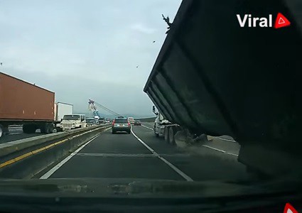 #EsViral La caída del container que pudo ser fatal