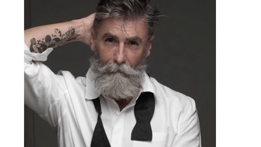 El modelo francés de 60 años que conquista Estados Unidos sin saberlo