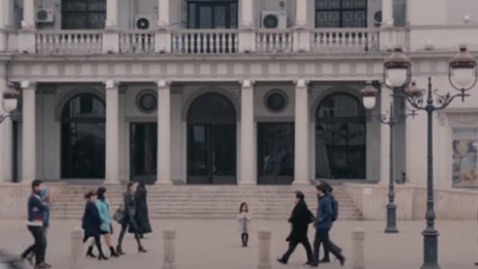 Experimento social: ¿qué harías si vieras a una nena de 6 años sola en la calle?