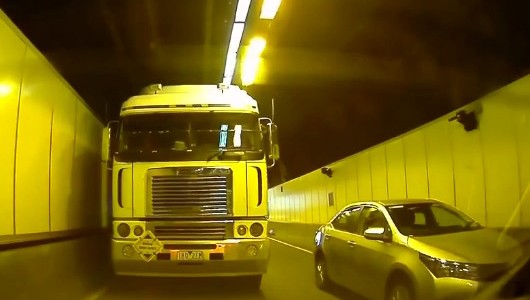 Un accidente desató la polémica en las redes sociales: ¿quién es el culpable?