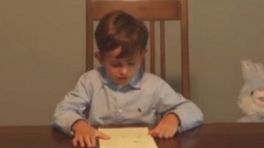 La carta de un chico de 6 años a Obama para recibir a Omran, un chico sirio: ¿Puede traerlo a casa?