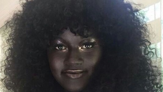 La modelo que conquista Internet por su color de piel