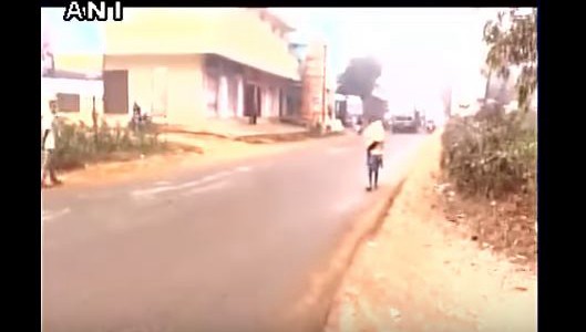 Desgarrador: cargó con el cadáver de su hija 15 kilómetros por falta de recursos