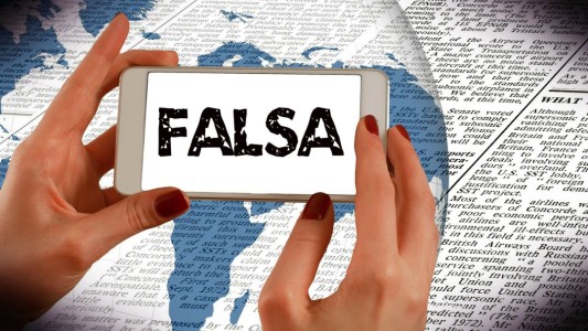 Alemania: millonarias multas a Facebook y Twitter si no eliminan las noticias falsas