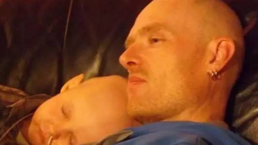 Conmovedor: el nene que gritó "una foto ahora", abrazó a su padre y murió