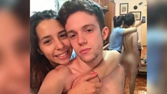 El cruce de fotos en Twitter de archivo de una ex pareja de jóvenes que se volvió viral