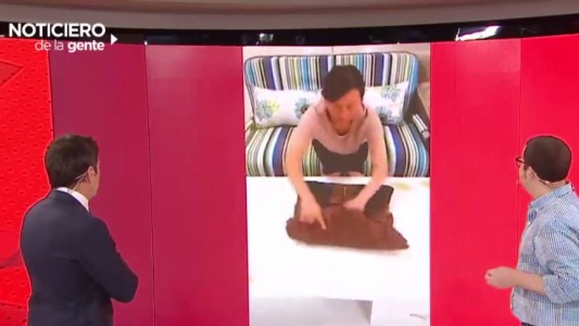 Una artista del planchado y el doblado de ropa