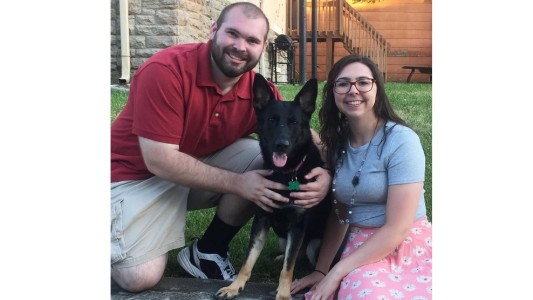 El "photobomb" de la hipopótamo Fiona a esta pareja se hace viral en horas