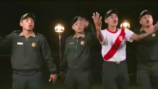 El rap de la policía de Perú para alentar a su Selección