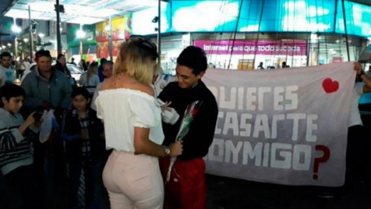 Sorprendió a su novia con un pedido de casamiento muy particular
