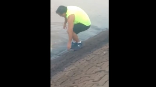 Video viral: A este pescador se le escapó el dorado
