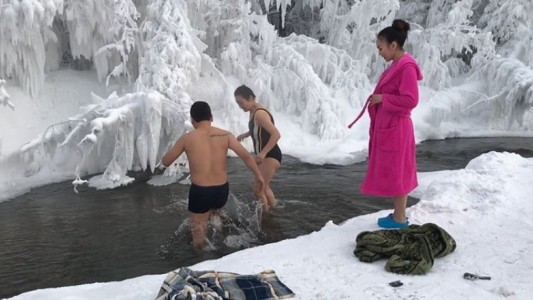 Videos: chapuzones en Siberia, donde la temperatura llega a 65 grados bajo cero