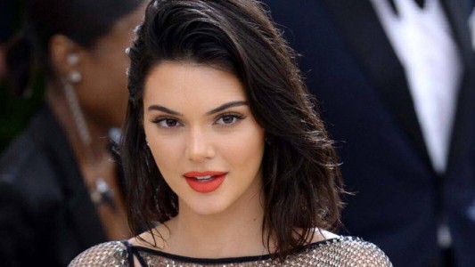 Kendall Jenner posó desnuda en Instagram y los que más le miraron los usuarios son los pies