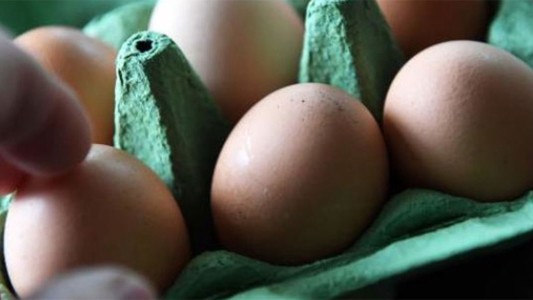 El misterioso caso de un huevo con sorpresa que revoluciona las redes