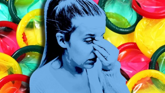 Alerta por "el desafío del preservativo", el peligroso juego viral del momento