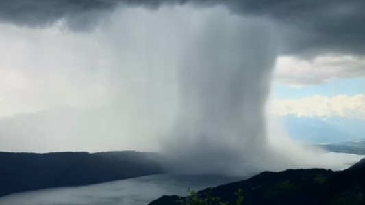 Video: el "tsunami" que cayó del cielo