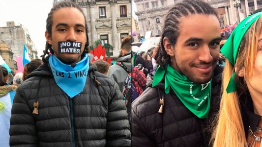 ¿Pañuelo verde o celeste?: el misterioso joven que estuvo en las dos marchas del aborto