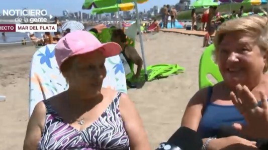 Las chicas disfruta de la playa