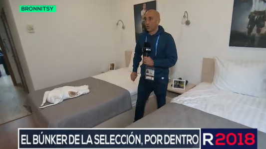 El capitán de Bélgica apareció en una entrevista en forma de holograma y sorprendió al mundo entero