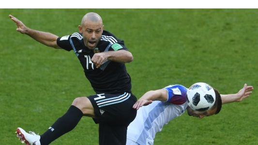 El primer argentino: Mascherano logró su récord