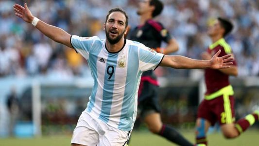 Un negocio de Bahía Blanca regalará tres empanadas por cada gol del Pipita Higuaín