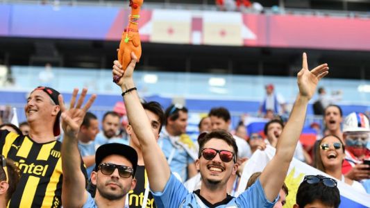 En fotos: la "Celeste" quiere ganarle a Rusia desde las tribunas