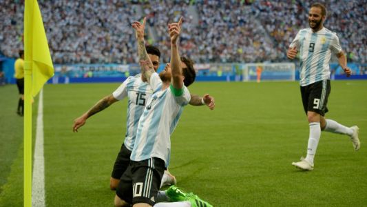 Apareció Messi en Argentina y abrió el camino con el gol 100 del Mundial