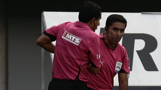 Bronca entre los hinchas argentinos por la designación de un chileno como cuarto árbitro