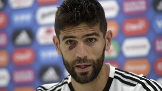 La tierna foto que posteó Fazio de su hijo recién nacido para alentar a la Selección