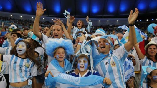 "Neymar Chau": los hinchas argentinos en Rusia festejaron la eliminación de Brasil