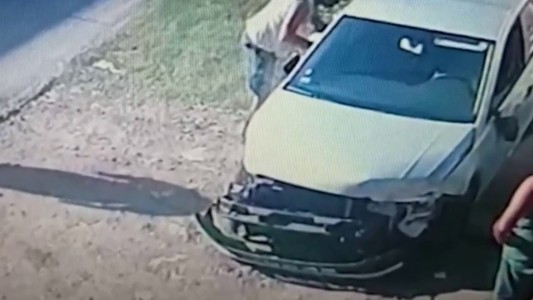 Una adolescente se robó un auto, salió a manear borracha, chocó y atropelló: es inimputable