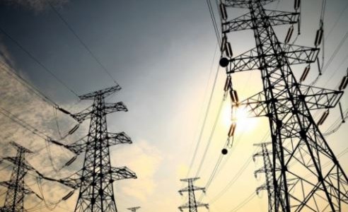 Las obras para expandir la red eléctrica serán financiadas por privados mediante concesiones