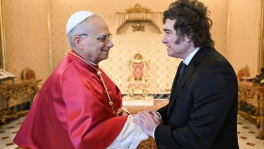 Javier Milei invitó al papa León XIV para que visite la Argentina