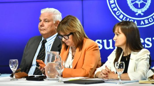 El oficialismo busca cerrar acuerdos por la reforma laboral antes de la sesión del miércoles