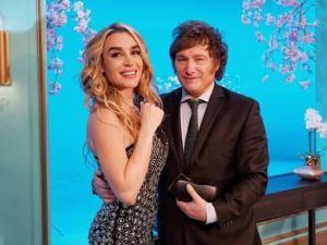 Polémica por un mail del Consulado argentino en Miami que promociona el show de Fátima Flórez