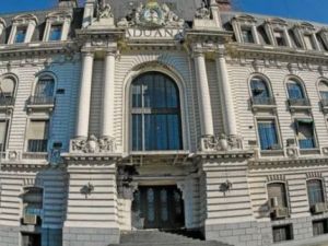 Grave revelación: remeras declaradas a $14 en la Aduana para eludir impuestos y descontrol con celulares