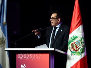 Abucheos y tensión marcaron el discurso de Leonardo Cifelli en la apertura de la Feria del Libro