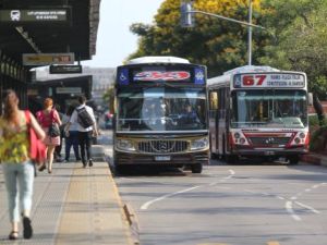 AMBA: Circulan hasta un 40% menos de colectivos por el aumento del combustible