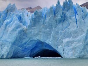 El Gobierno nacional promulgó la reforma de la Ley de Glaciares y delegó facultades de control a las provincias