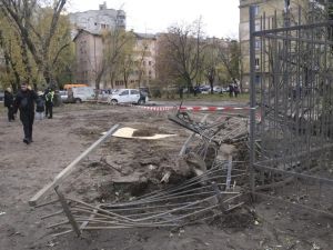 Nueve muertos por ataques rusos en Ucrania; Zelenski reclamó más sanciones contra Moscú