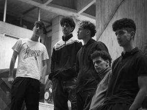 La banda Jesús Trajo Facturas presenta "Razón Oscura”