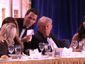 Evacuaron a Trump tras disparos en una cena en Washington