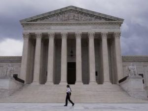 EEUU: la Corte Suprema permite que la píldora abortiva siga estando disponible por correo