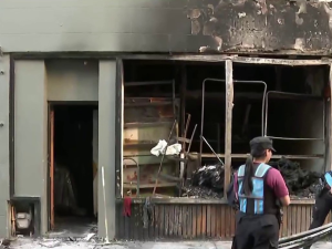 Monserrat: Se incendió un contenedor y 18 personas fueron asistidas