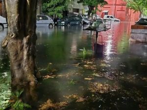 Calles anegadas y complicaciones para circular tras el temporal