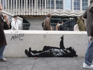 Banksy reaparece en Londres con dos murales sobre la desigualdad y la crisis de vivienda