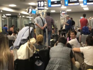 Caos en Aeroparque: vuelos suspendidos y demorados por el fuerte temporal